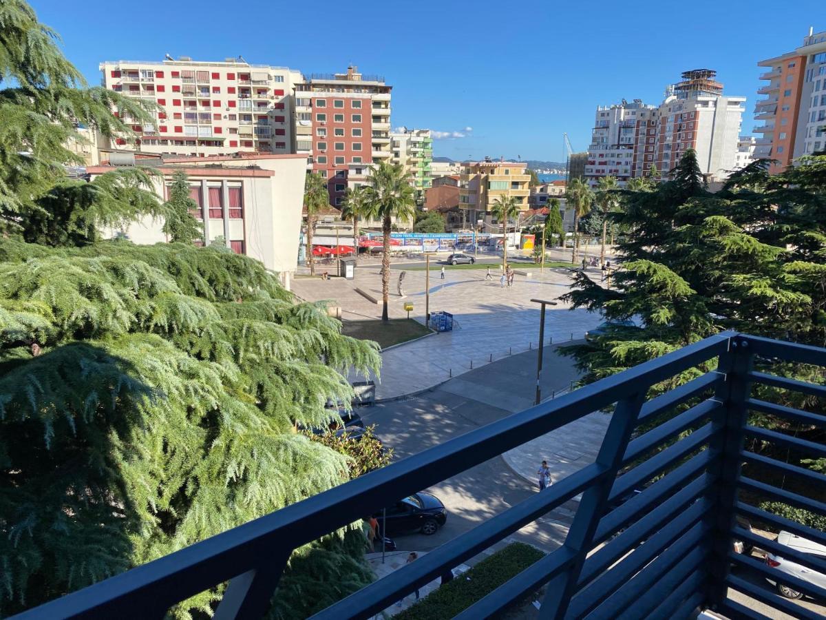 Brand New Apts Located At The City'S Main Square-100 Mbs Wifi Драч Екстериор снимка