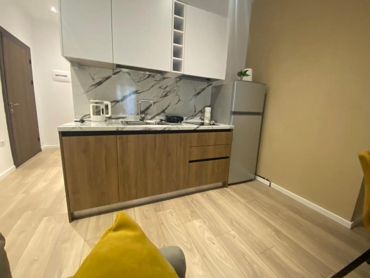 Brand New Apts Located At The City'S Main Square-100 Mbs Wifi Драч Екстериор снимка