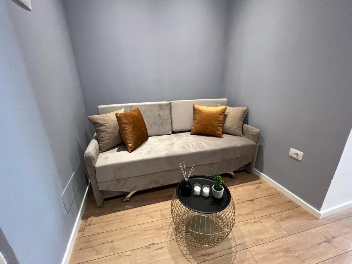 Brand New Apts Located At The City'S Main Square-100 Mbs Wifi Драч Екстериор снимка