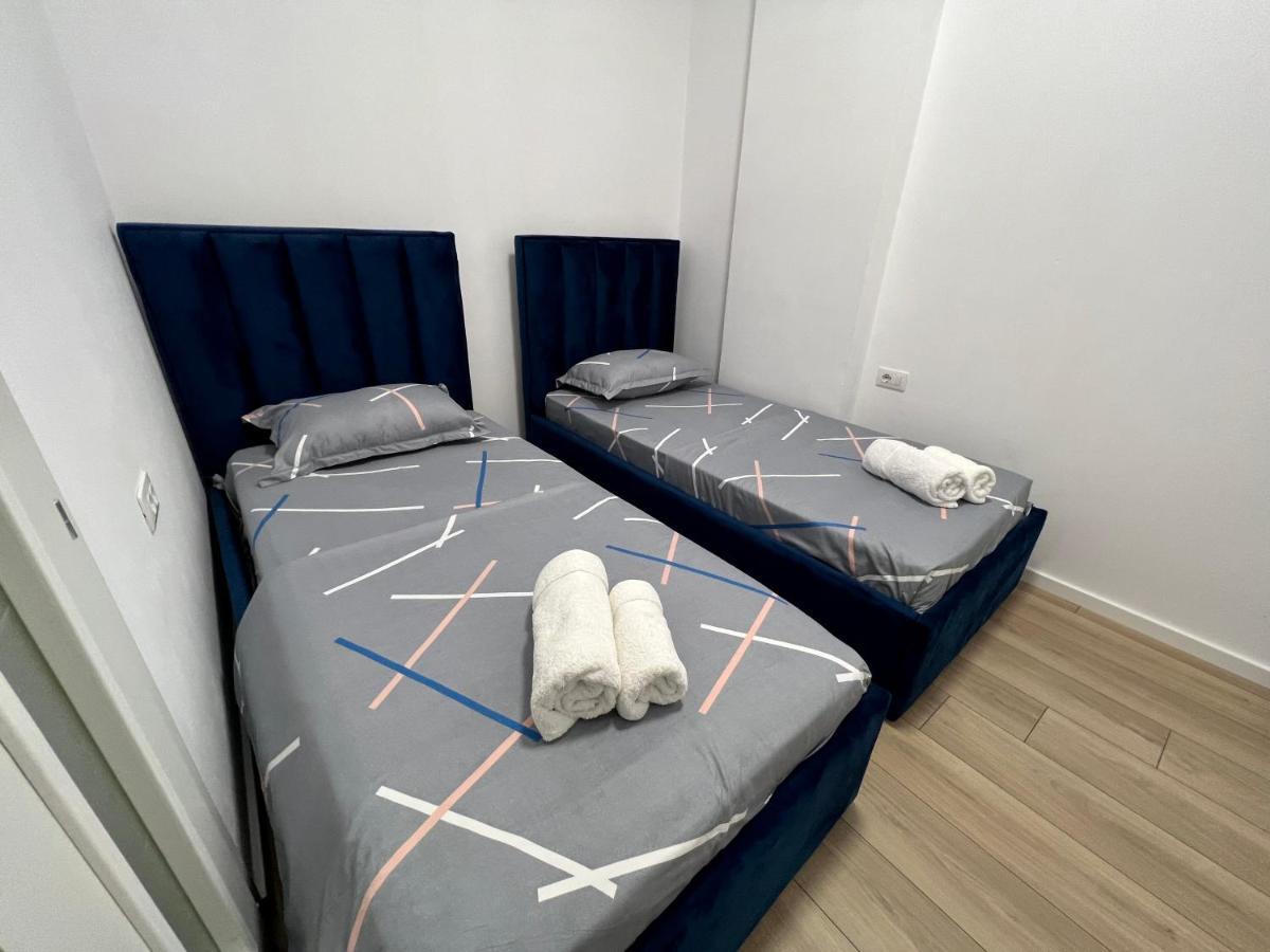 Brand New Apts Located At The City'S Main Square-100 Mbs Wifi Драч Екстериор снимка