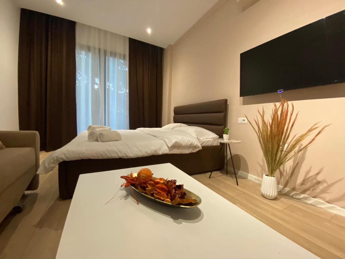 Brand New Apts Located At The City'S Main Square-100 Mbs Wifi Драч Екстериор снимка